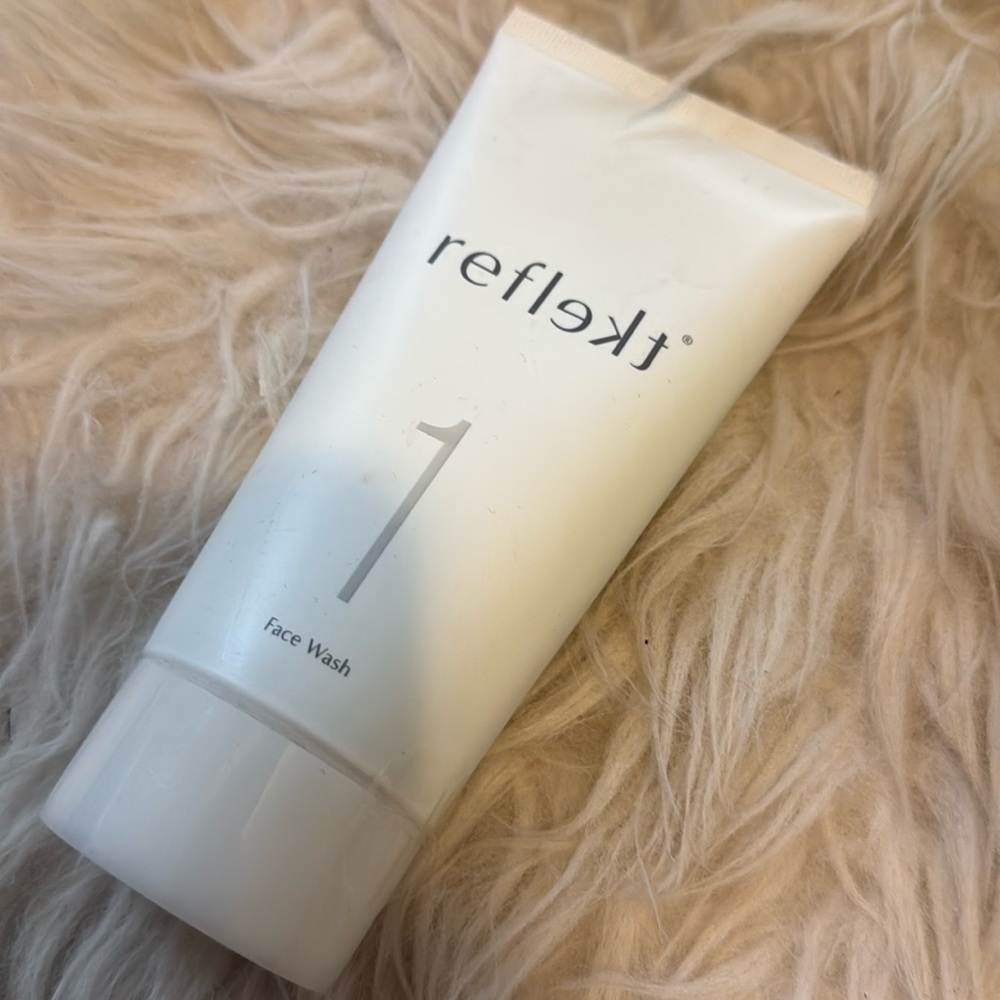 New Reflkekt 1; Daily Exfoliating Face Wash. Cleanse, Exfoliate, Hydrate